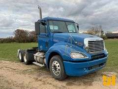 2007 FREIGHTLINER COLUMBIA TANDEM AXLE DAY CAB TRUCK TRACTOR VIN: 1FUJA6CGX7LX37768