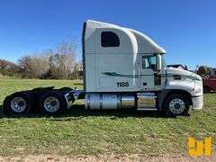 2014 MACK CXU (PINNACLE) TANDEM AXLE TRUCK TRACTOR VIN: 1M1AW07Y7EM040686