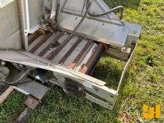 MONROE MSV-156-80-62-MN SALT AND SAND SPREADER SN: 10-11-7441