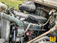 2007 VOLVO VN TANDEM AXLE TRUCK TRACTOR VIN: 4V4NC9GH47N453519