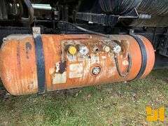 1994 FORD F-800 S/A ASPHALT DISTRIBUTOR TRUCK VIN: 1FDYK84E4RVA07420