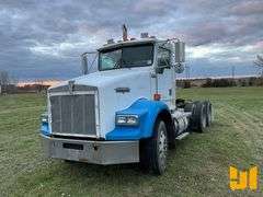 2000 KENWORTH T800B TANDEM AXLE DAY CAB TRUCK TRACTOR VIN: ***853146