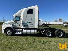 2014 MACK CXU (PINNACLE) TANDEM AXLE TRUCK TRACTOR VIN: 1M1AW07Y5EM040685