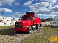 2017 MACK GU813 (GRANITE) TRI-AXLE DUMP TRUCK VIN: 1M2AX16C3HM037843
