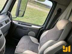 2007 VOLVO VN TANDEM AXLE TRUCK TRACTOR VIN: 4V4NC9GH47N453519