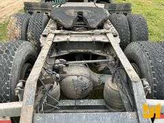 2015 KENWORTH T680 TANDEM AXLE TRUCK TRACTOR VIN: 1XKYD49X7FJ440691