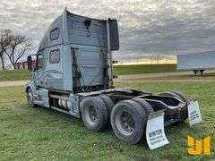 2007 VOLVO VN TANDEM AXLE TRUCK TRACTOR VIN: 4V4NC9GH47N453519