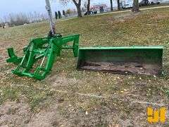 JOHN DEERE 240 SL LOADER SN: 001400W
