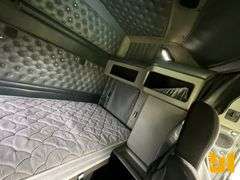 2001 KENWORTH W900L TANDEM AXLE TRUCK TRACTOR VIN: 874093