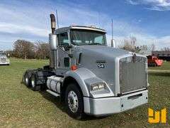 2009 KENWORTH T8 SERIES TANDEM AXLE DAY CAB TRUCK TRACTOR VIN: 1XKDD49XX9J255876