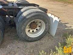 2005 INTERNATIONAL 8600 SINGLE AXLE SLEEPER TRUCK TRACTOR VIN: 1HSHXAHRX5J000376