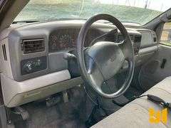 1999 FORD F-450 SINGLE AXLE REGULAR CAB 4X4 FLATBED TRUCK VIN: 1FDXF46F5XEA34055