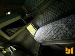 2001 KENWORTH W900L TANDEM AXLE TRUCK TRACTOR VIN: 874093