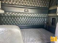 2006 KENWORTH T6 SERIES TANDEM AXLE SLEEPER TRUCK TRACTOR VIN: 1XKAD49X46R121364