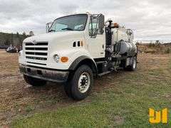 2001 STERLING TRUCK L7500 S/A VAC VIN: 2FZAA0AK51AF13774