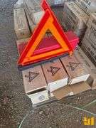 UNUSED TRIANGLE FLARE KITS