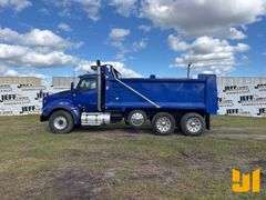 2020 KENWORTH T880 TRI-AXLE DUMP TRUCK VIN: 1NKZXPEX8LJ427909