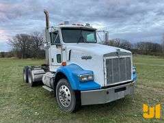 2000 KENWORTH T800B TANDEM AXLE DAY CAB TRUCK TRACTOR VIN: ***853146