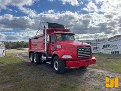 2017 MACK GU813 (GRANITE) TRI-AXLE DUMP TRUCK VIN: 1M2AX16C3HM037843
