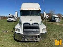 2014 MACK CXU (PINNACLE) TANDEM AXLE TRUCK TRACTOR VIN: 1M1AW07YXEM040682
