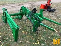 JOHN DEERE 240 SL LOADER SN: 001400W