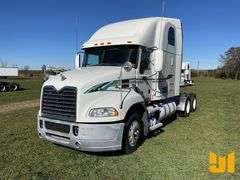 2014 MACK CXU (PINNACLE) TANDEM AXLE TRUCK TRACTOR VIN: 1M1AW07Y5EM040685