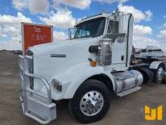 2018 KENWORTH T8 SERIES TRI AXLE DAY CAB TRUCK TRACTOR VIN: 1XKDP4EX0JR188496