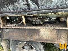 2005 STERLING TRUCK L7500 SERIES S/A ASPHALT DISTRIBUTOR TRUCK VIN: 2FZAASCS55AV42154