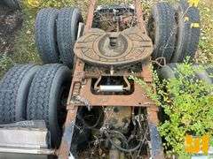 1995 KENWORTH T800 TANDEM AXLE DAY CAB TRUCK TRACTOR VIN: 2XKDDB9XXSM661840