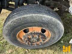 2005 STERLING TRUCK L7500 SERIES S/A ASPHALT DISTRIBUTOR TRUCK VIN: 2FZAASCS55AV42154