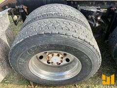 2009 KENWORTH T8 SERIES TANDEM AXLE DAY CAB TRUCK TRACTOR VIN: 1XKDD49XX9J255876