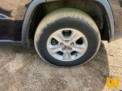 2017 JEEP GRAND CHEROKEE LAREDO VIN: 1C4RJEAG1HC747372 2WD