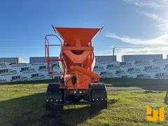 2018 KENWORTH T3 SERIES SINGLE AXLE REAR DISCHARGE MIXER TRUCK VIN: 2NKHHM6X2JM195027