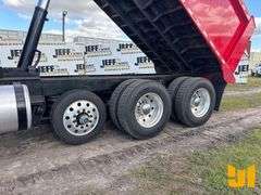 2017 MACK GU813 (GRANITE) TRI-AXLE DUMP TRUCK VIN: 1M2AX16C3HM037843