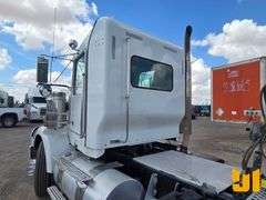 2018 KENWORTH T8 SERIES TRI AXLE DAY CAB TRUCK TRACTOR VIN: 1XKDP4EX0JR188496
