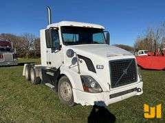 2007 VOLVO TRUCK VNL TANDEM AXLE DAY CAB TRUCK TRACTOR VIN: 4V4NC9GH47N481594