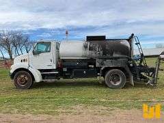 2005 STERLING TRUCK L7500 SERIES S/A ASPHALT DISTRIBUTOR TRUCK VIN: 2FZAASCS55AV42154