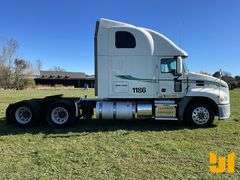 2014 MACK CXU (PINNACLE) TANDEM AXLE TRUCK TRACTOR VIN: 1M1AW07Y5EM040685