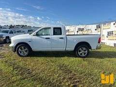 2019 RAM 1500 CREW CAB 4X4 PICKUP VIN: 1C6RR7FT2KS619429