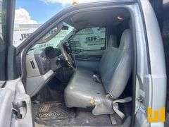 2007 FORD F-350 SINGLE AXLE REGULAR CAB FLATBED TRUCK VIN: 1FDWF365X7EA83586