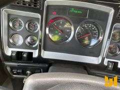 2009 KENWORTH T8 SERIES TANDEM AXLE DAY CAB TRUCK TRACTOR VIN: 1XKDD49X09J255885