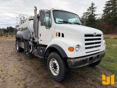 2001 STERLING TRUCK L7500 S/A VAC VIN: 2FZAA0AK51AF13774
