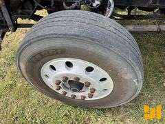 2009 KENWORTH T8 SERIES TANDEM AXLE DAY CAB TRUCK TRACTOR VIN: 1XKDD49XX9J255876