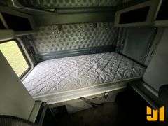 2001 KENWORTH W900L TANDEM AXLE TRUCK TRACTOR VIN: 874093