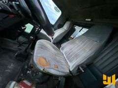 2000 KENWORTH T800B TANDEM AXLE DAY CAB TRUCK TRACTOR VIN: ***853146