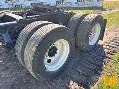 2009 VOLVO TRUCK VNL TANDEM AXLE DAY CAB TRUCK TRACTOR VIN: 4V5NC9EG69N271264