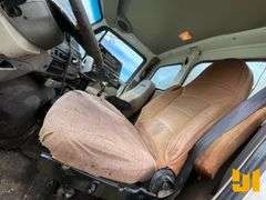 2005 STERLING TRUCK L7500 SERIES S/A ASPHALT DISTRIBUTOR TRUCK VIN: 2FZAASCS55AV42154