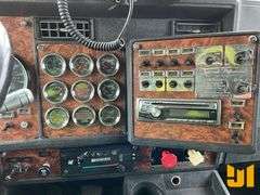 2001 KENWORTH W900L TANDEM AXLE TRUCK TRACTOR VIN: 874093