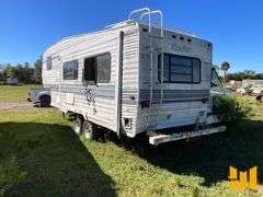 1996 KOMFORT 26FS FIFTH WHEEL CAMPER VIN: K53KFM21T1017287