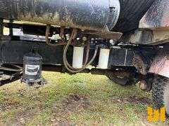 1994 FORD F-800 S/A ASPHALT DISTRIBUTOR TRUCK VIN: 1FDYK84E4RVA07420